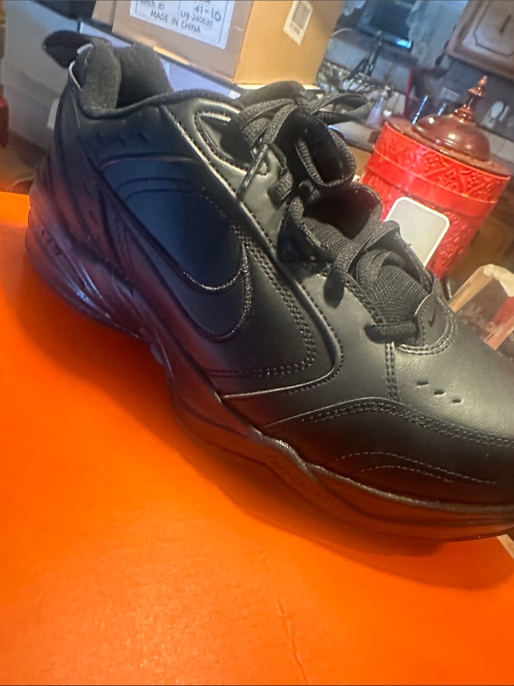 Nike Men's Black Low-Profile Athletic Sneakers